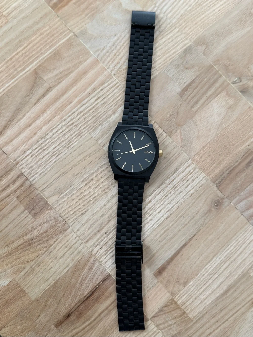 Nixon Minimal The Time Traveler Black Stainless Case Bracelet Gold Hands Markers